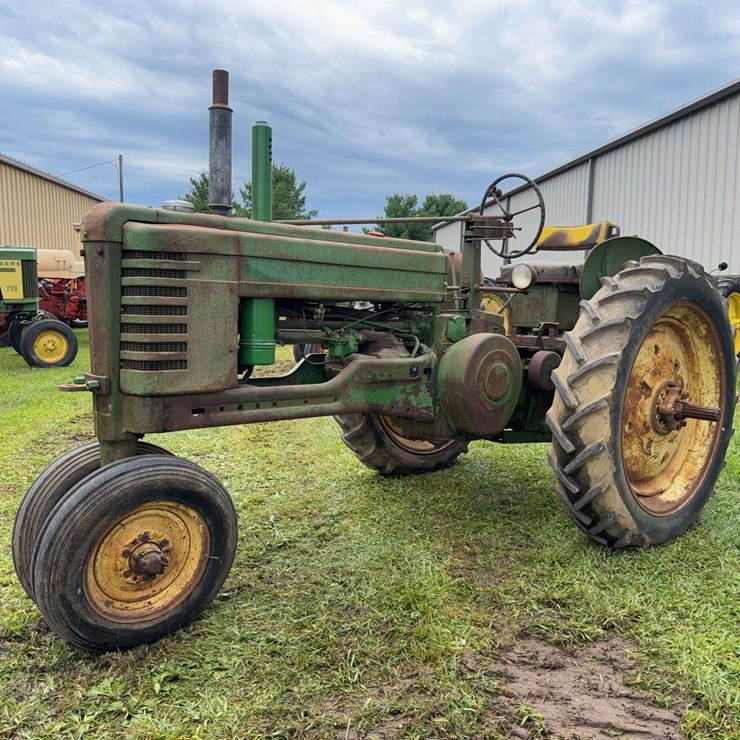 JOHN DEERE B