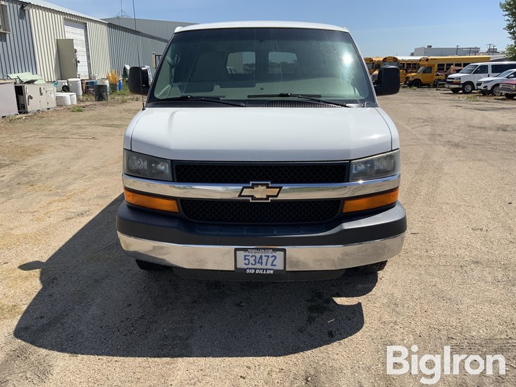 2009-chevrolet-express-g2500-image-2