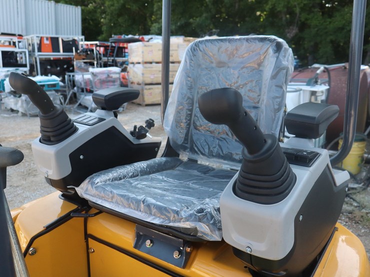 #1081-•-mini-excavator--me20-image-11