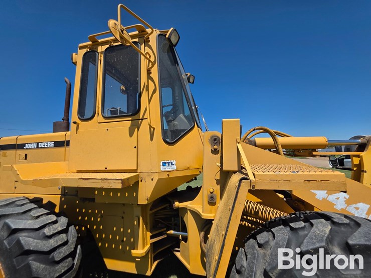 deere-444g-image-9