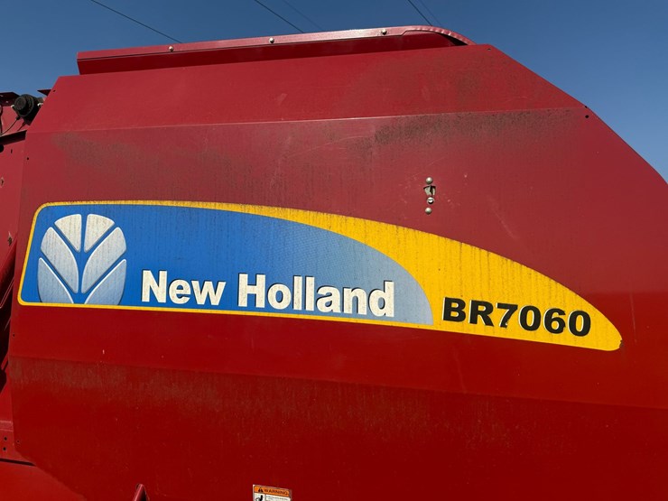 2014-new-holland-br7060-image-35