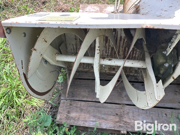 cub-cadet-190-450-snow-blower-attachment-image-16