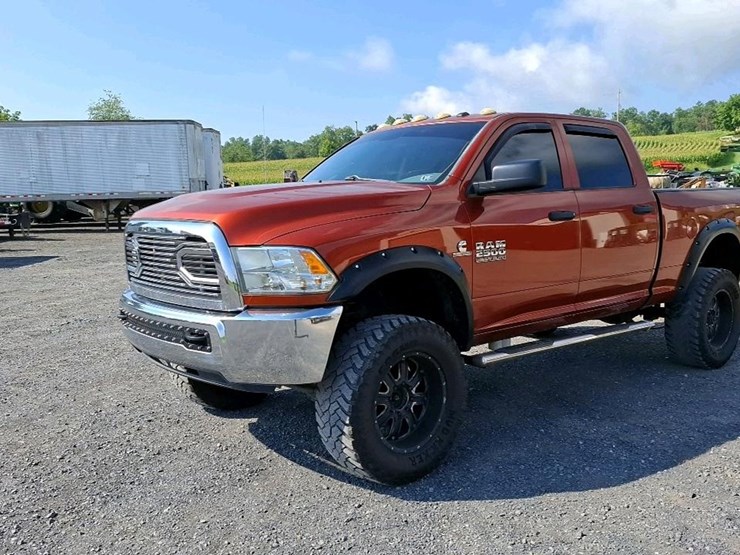 2013-dodge-2500-image-1