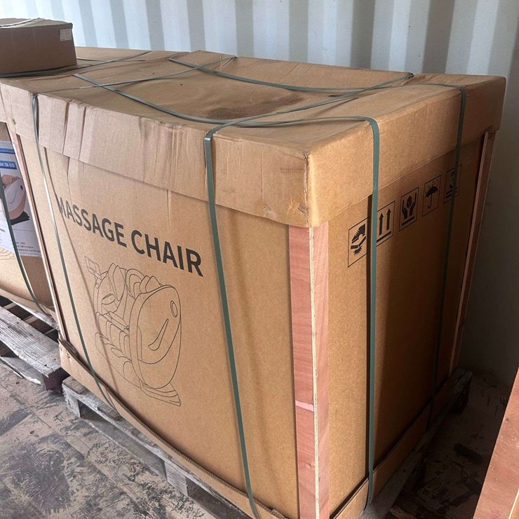 UNUSED SKLP MASSAGE CHAIR
