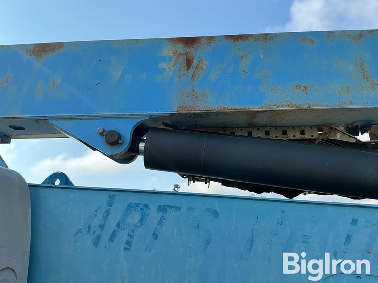 2007-genie-z-135-boom-lift-image-12