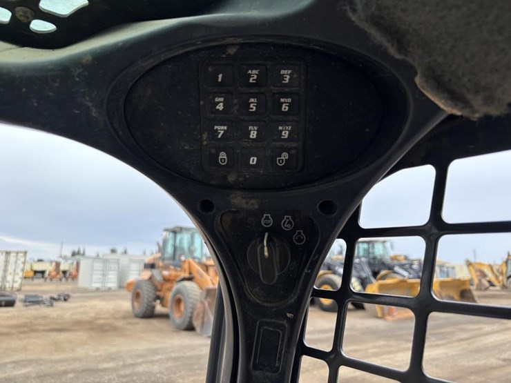 2015-bobcat-t770-image-26