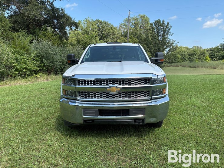 2019-chevrolet-silverado-3500-image-2