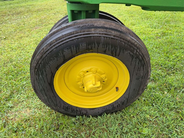 john-deere-520-image-12