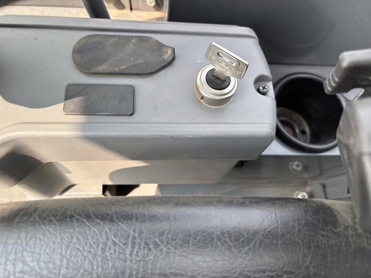 2026-takeuchi-tb235-2-image-36
