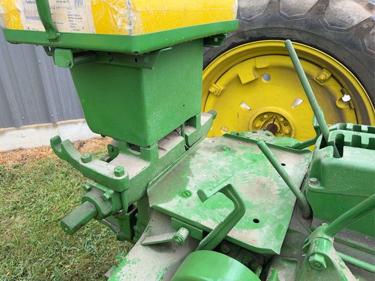 john-deere-b-image-24