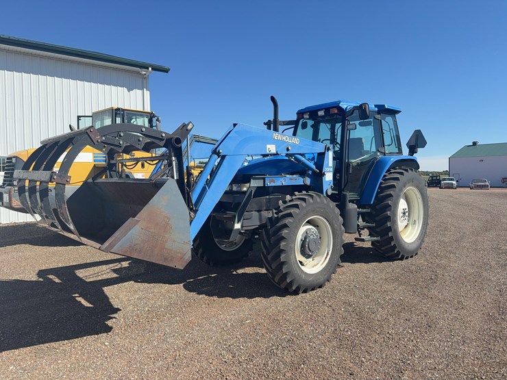 new-holland-tm125-image-1