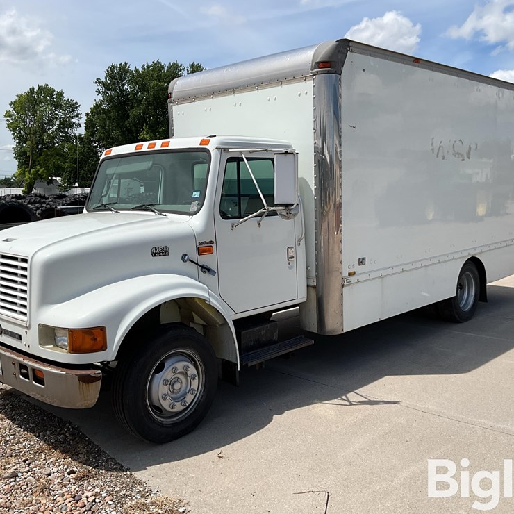 1999 INTERNATIONAL 4700