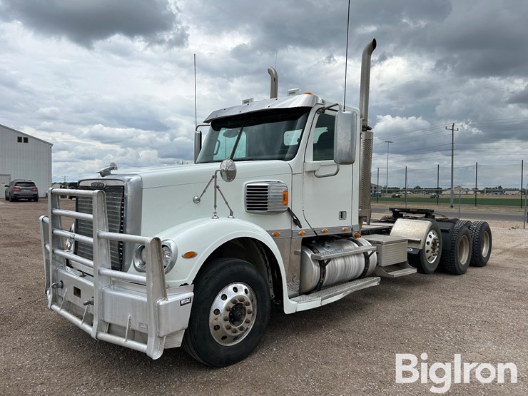 2017-freightliner-coronado-132-image-1