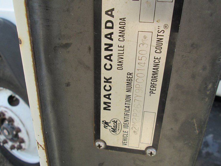 1993-mack-rd688s-image-50
