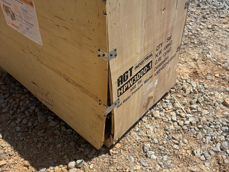 #1959-•-pressure-washer--damaged-box--please-see-all-photos-image-2
