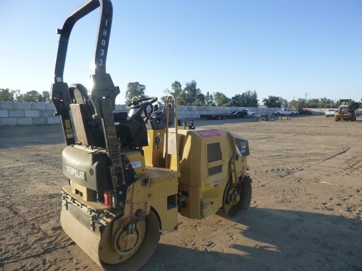 2013-caterpillar-cb22-image-4