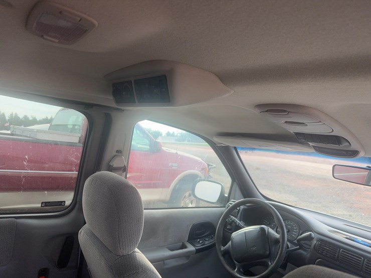 2000-chevrolet-venture-image-11