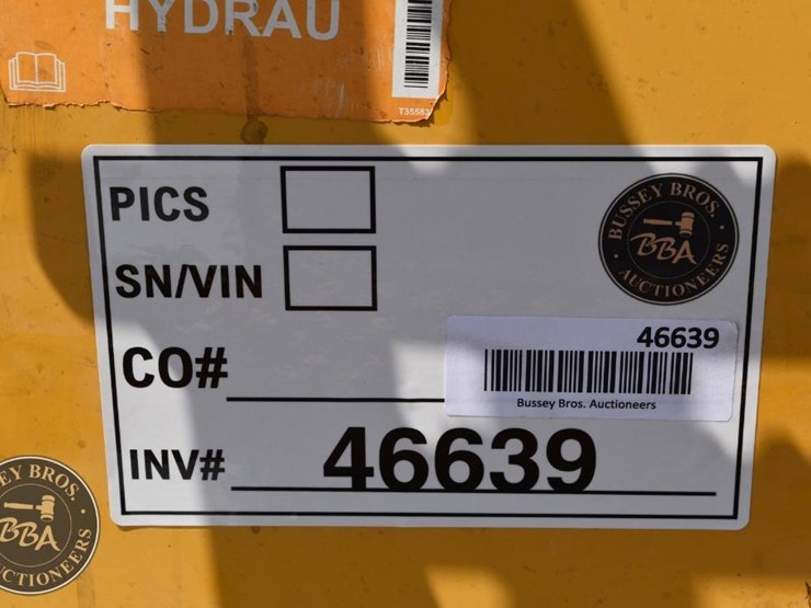 2019-deere-744kii-image-60