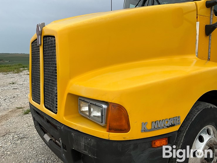 2003-kenworth-t600-image-14