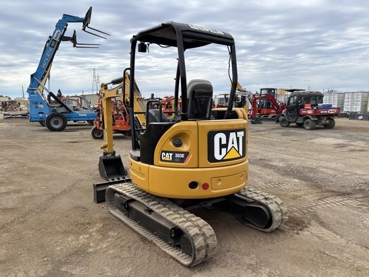2015-caterpillar-303e-hydraulic-excavator-image-4