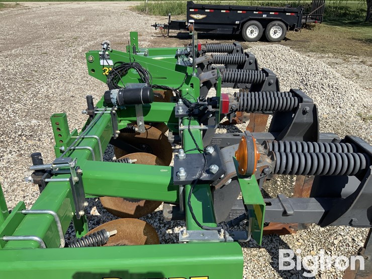 2015-john-deere-5-image-18