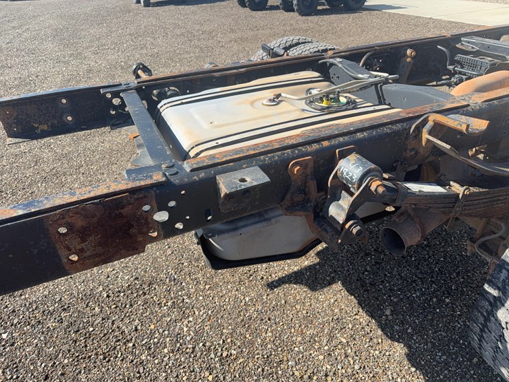 2011-ford-f550-image-13