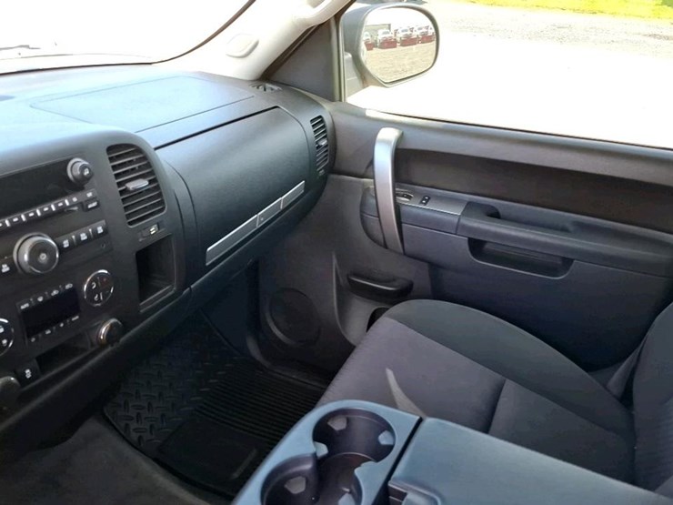 2013-chevrolet-1500-image-13