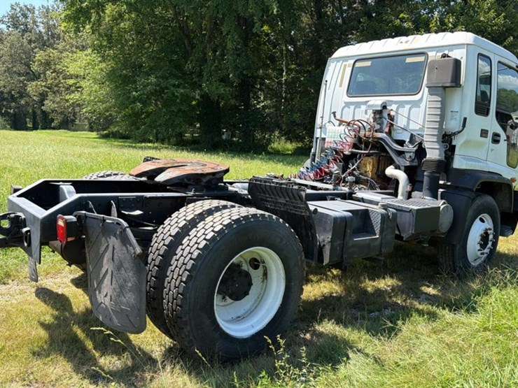 2001-gmc-t7500-image-20