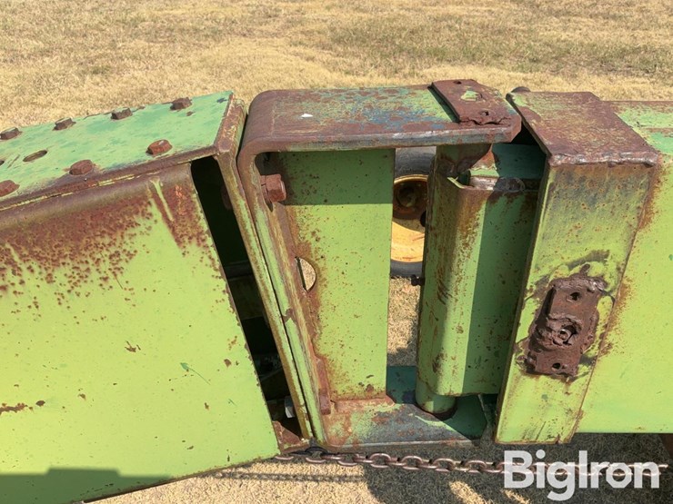 john-deere-12-image-19