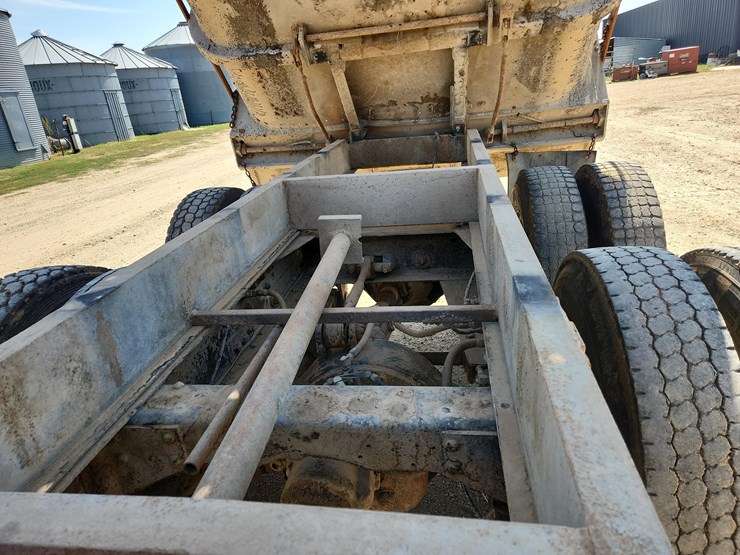 1979-international-f-2554-dump-truck-image-18