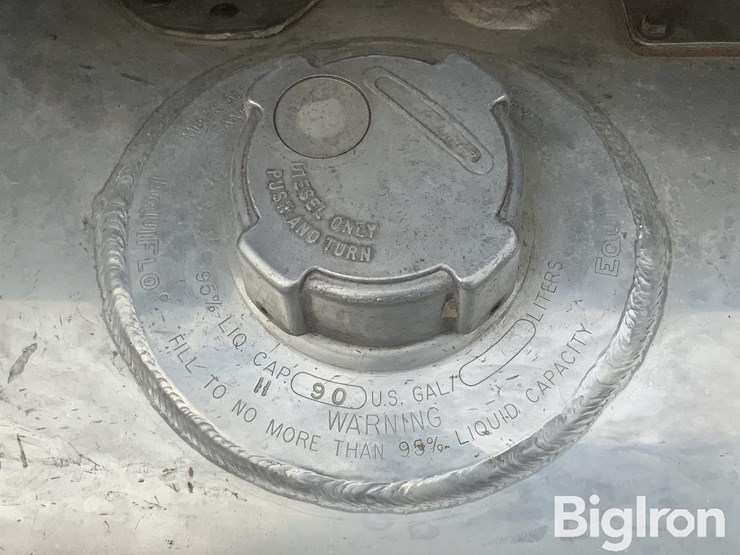 1997-freightliner-fld120-image-16
