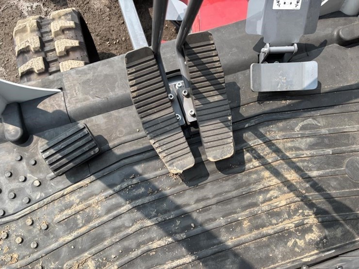 2026-takeuchi-tb235-2-image-37