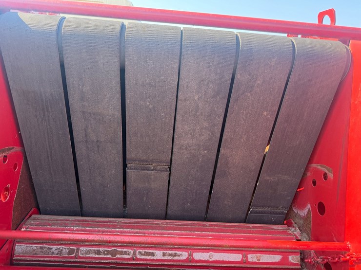 2014-new-holland-br7060-image-73