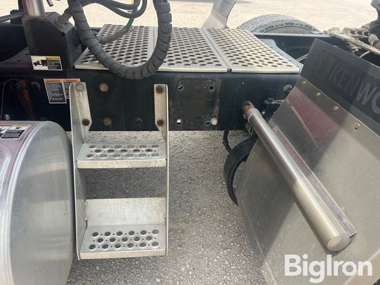 2019-kenworth-t680-image-13