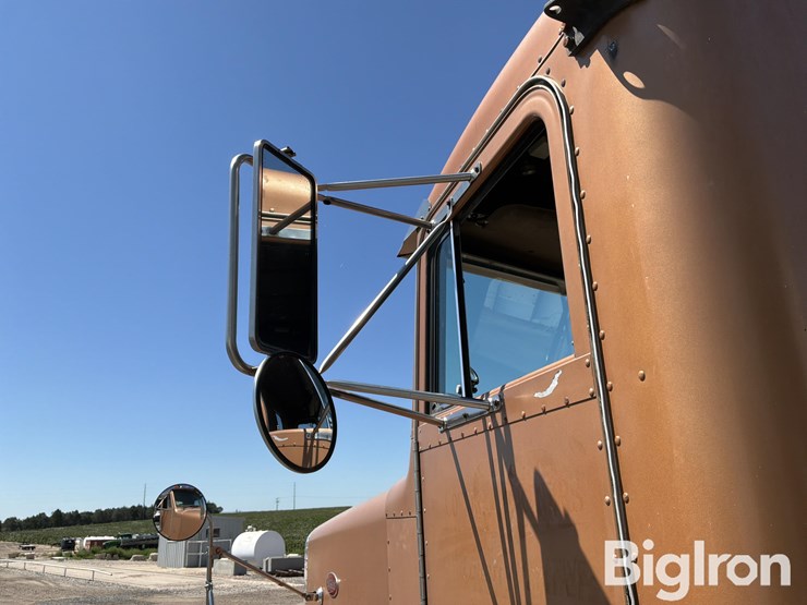 1992-peterbilt-378-image-17