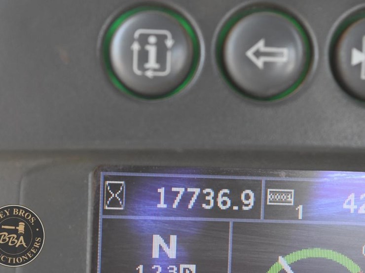 2019-deere-744kii-image-56