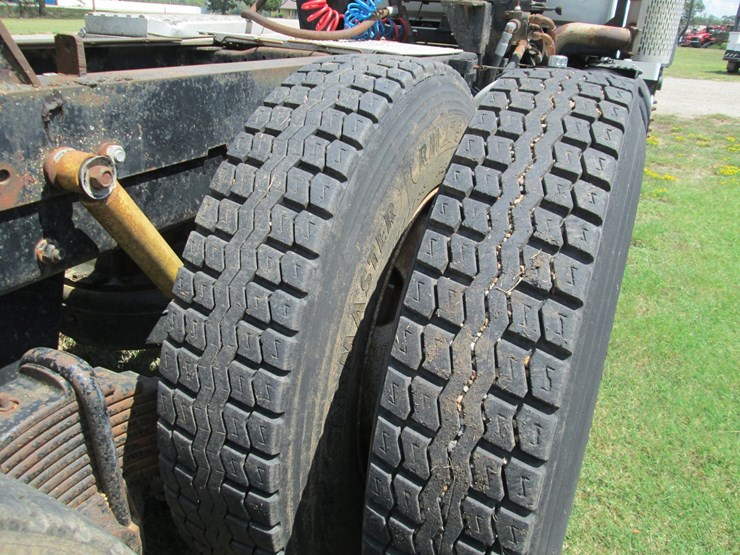 1993-mack-rd688s-image-9