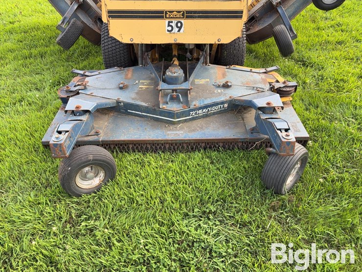hustler-4400-commercial-mower-image-11