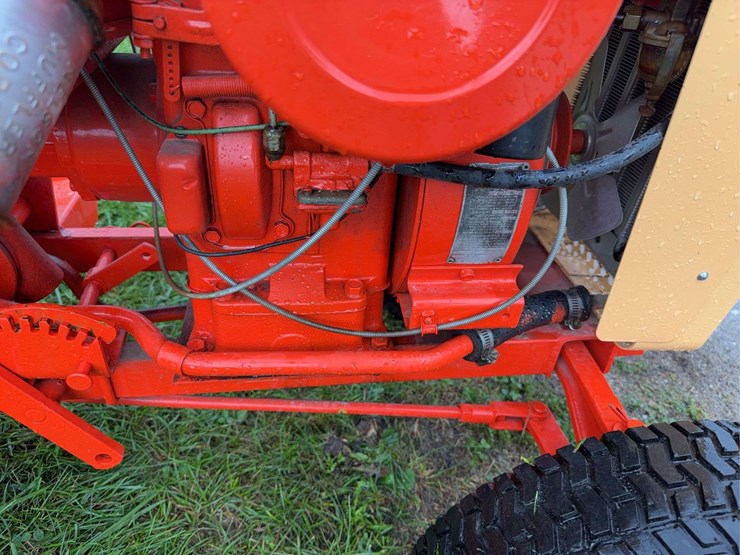 case-130-garden-tractor-image-11