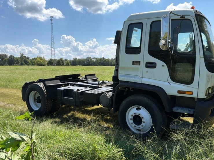 2001-gmc-t7500-image-6