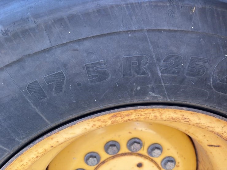 2009-deere-772g-image-38
