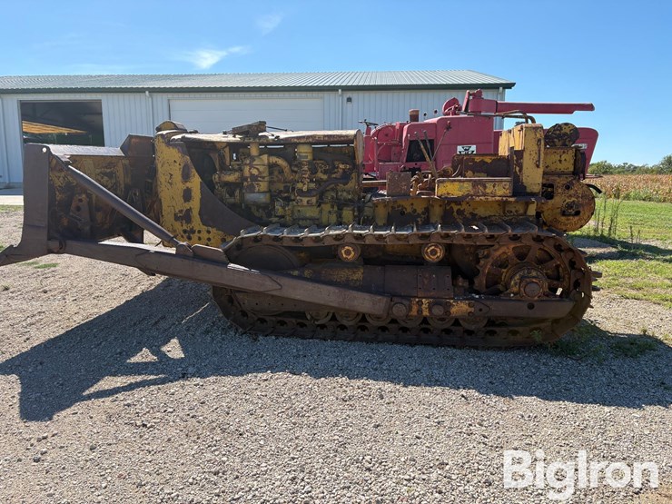 1947-caterpillar-d8-image-8