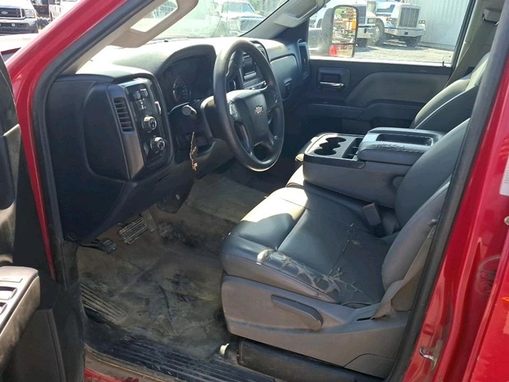 2015-chevrolet-3500-image-11
