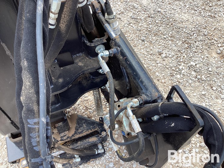 danuser-sm40-skid-steer-post-driver-image-19