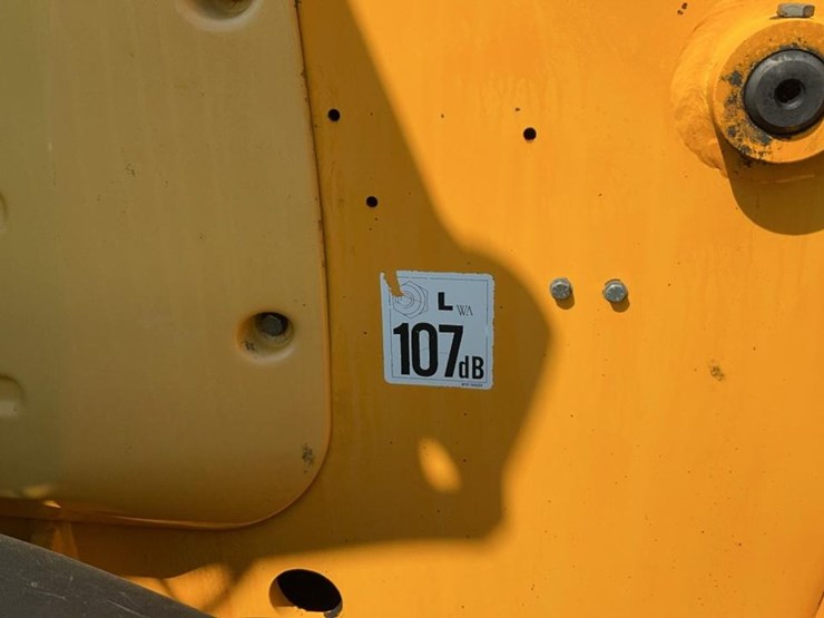 2012-jcb-550-image-50