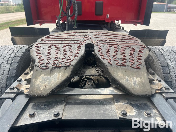 2019-kenworth-t680-image-12