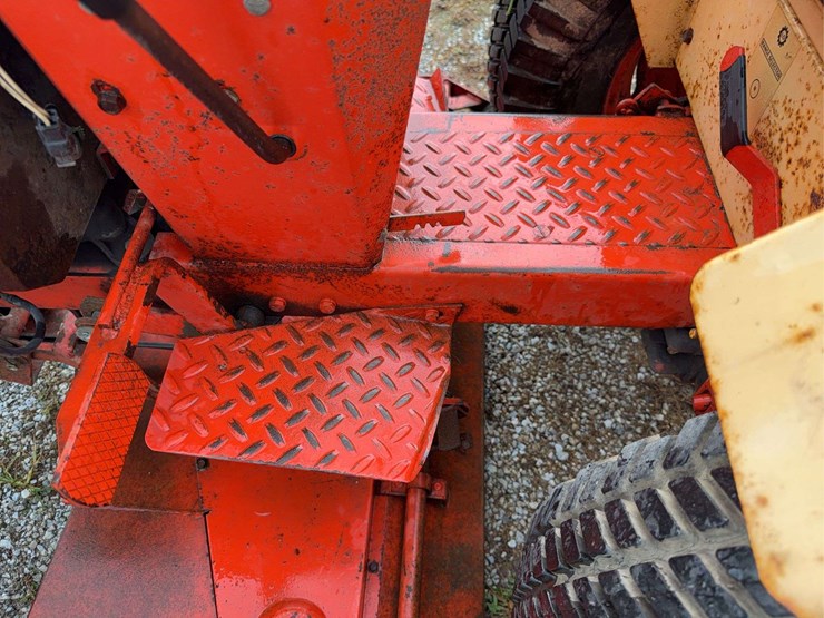 case-446-garden-tractor-image-24