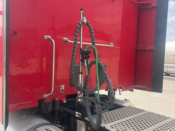 2019-kenworth-t680-image-19