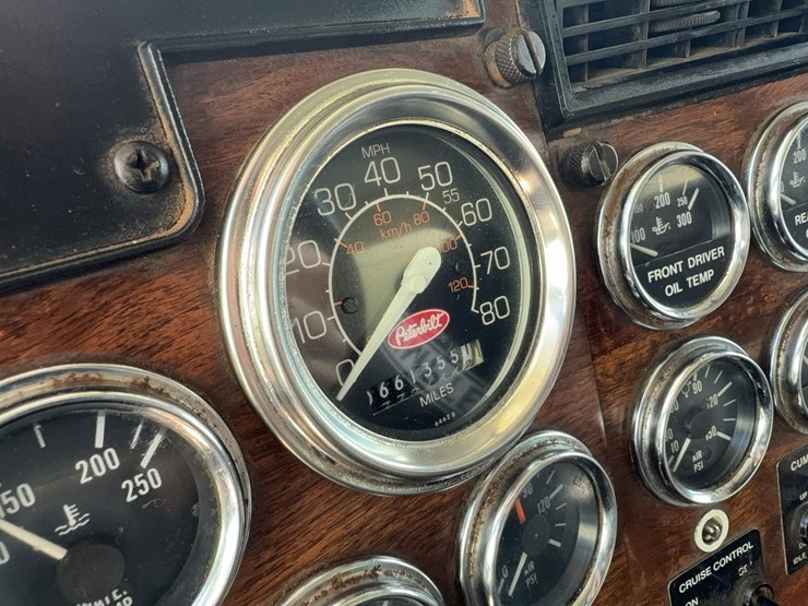 1996-peterbilt-357-image-96