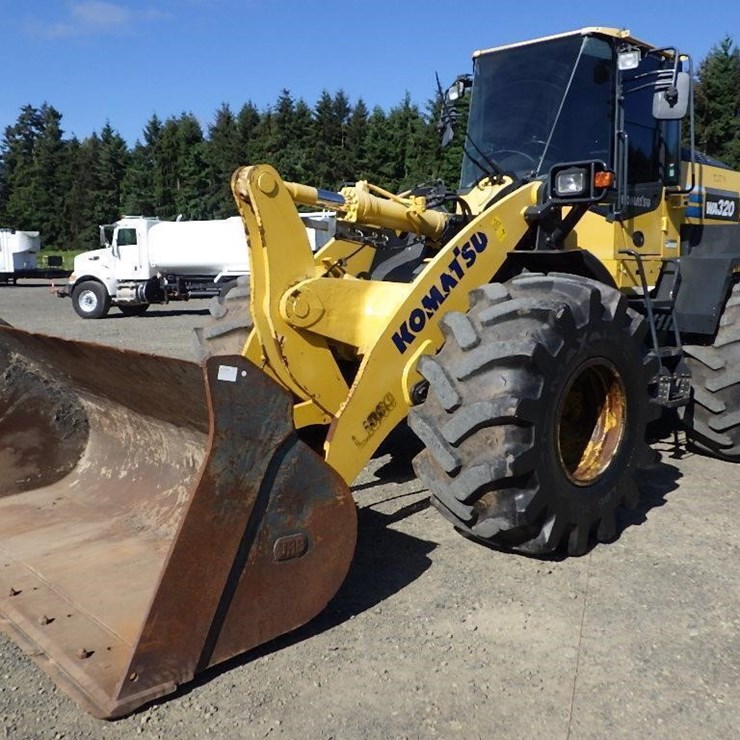 2018 KOMATSU WA320-8